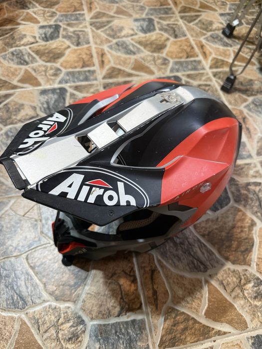 Airoh twist M Размер