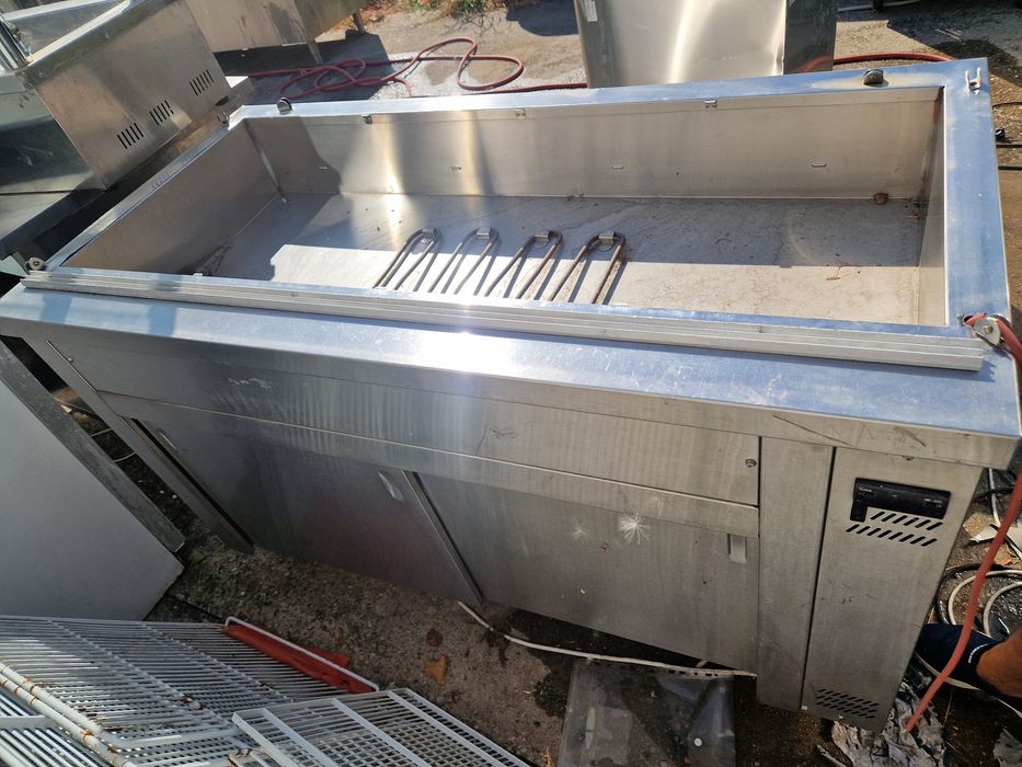 Frigider inox, Masa calda sau  rece cu 2 usi, blat inox, cu saladeta