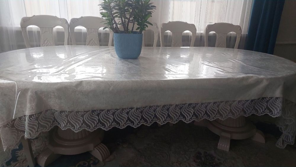Стол в гостиную срочно
