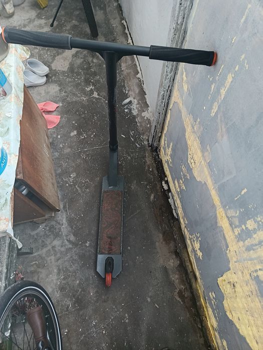 Trotineta free stele și o trotineta normală ..ambele preț fix