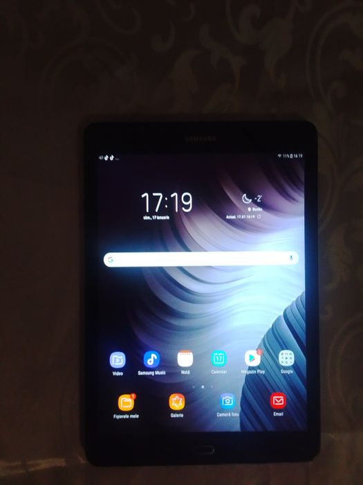 Vând tableta Samsung Galaxy Tab A