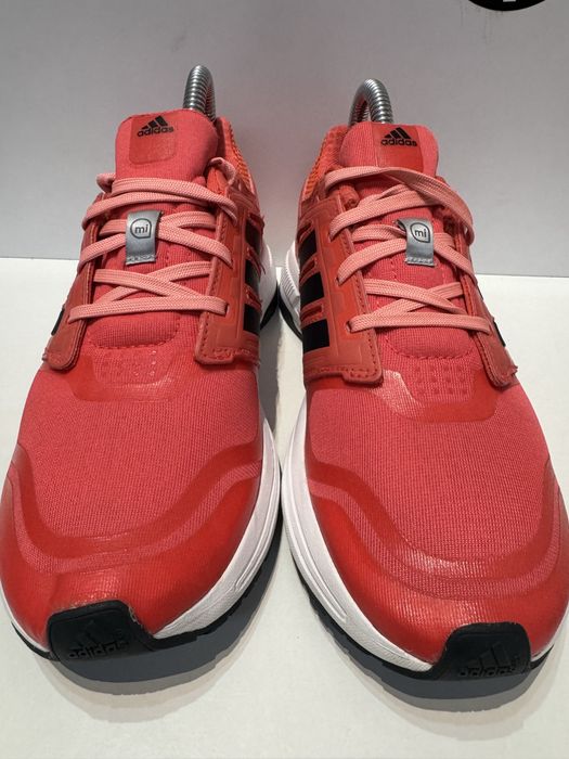 Маратонки ADIDAS REVENERGY BOOST .Номер 36.5