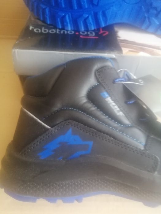 Работни обувки с твърди бомбета, абсолютно нови,