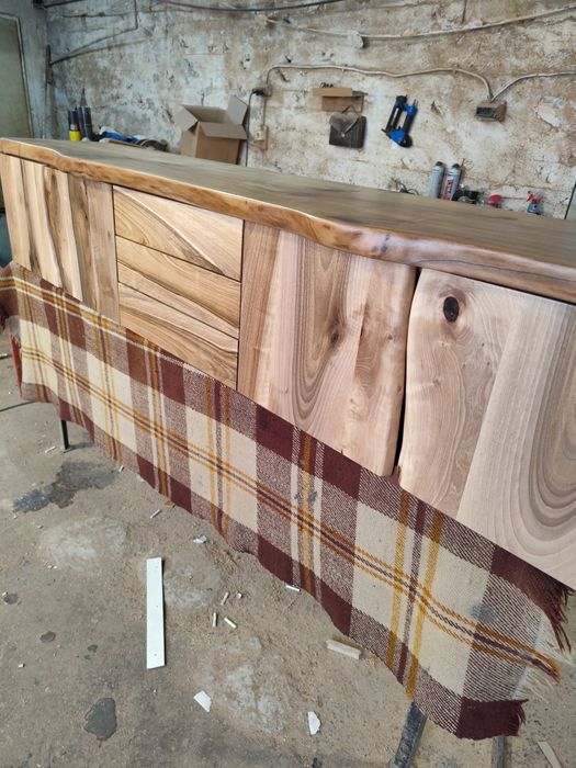 Тв шкаф от орех масив