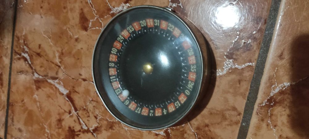 Vand mini ruleta vintage in stare buna de functionare
