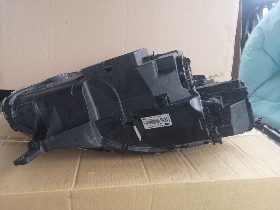 Far Ford Puma stanga halogen LED