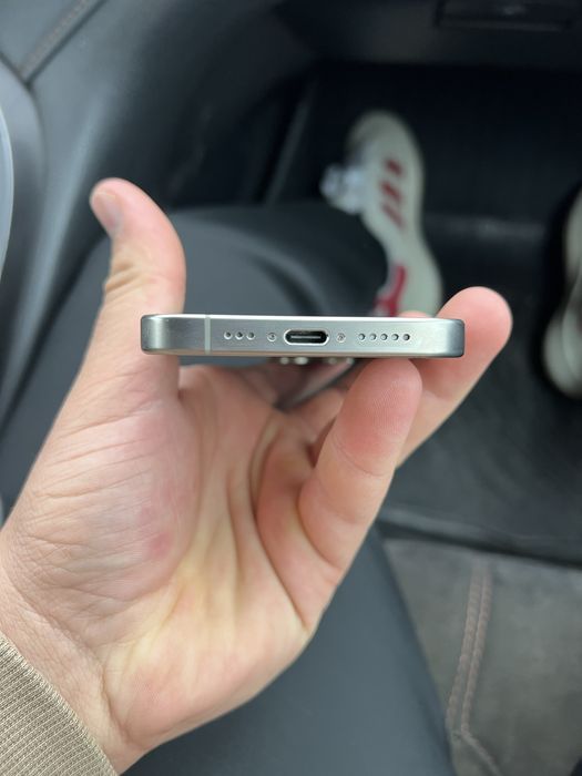 iPhone15 Pro емкастт 81 %