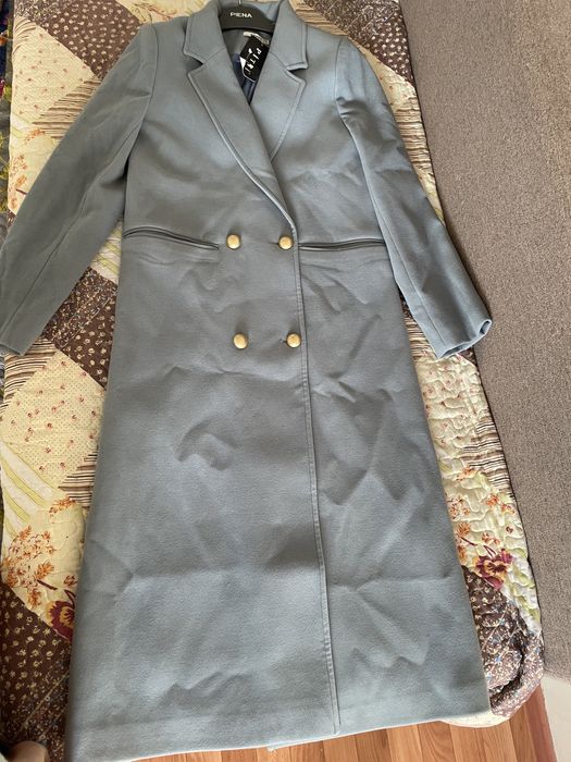 Продается пальто новое