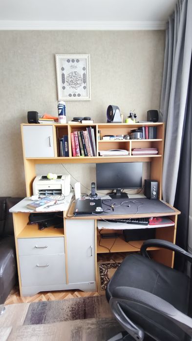 Продам б/у компьютерный стол