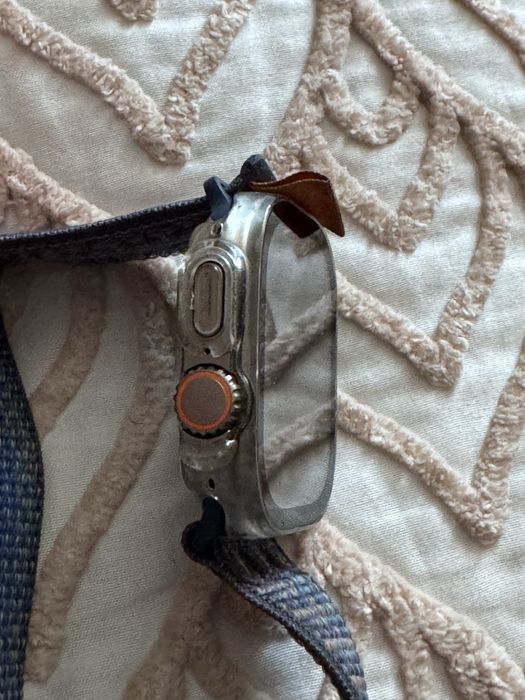 Apple Watch Ultra 2, 49 mm, Apple ID (Activation Lock)