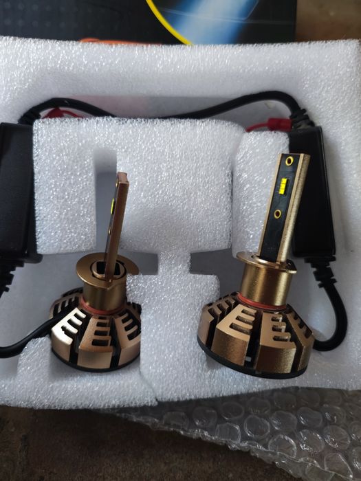 Becuri auto LED H1 pentru faruri, 30000 lm, 6500 K, tehnologie ZES, ultra-luminoase, fază lungă/scurtă