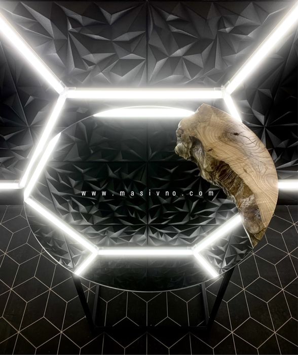 Маса от естествено дърво и епоксидна смола