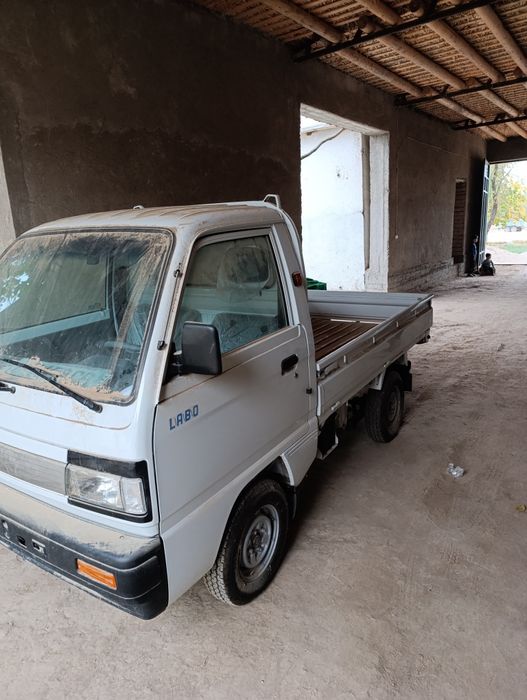 Yangi lavo 2024 moshina sotilari