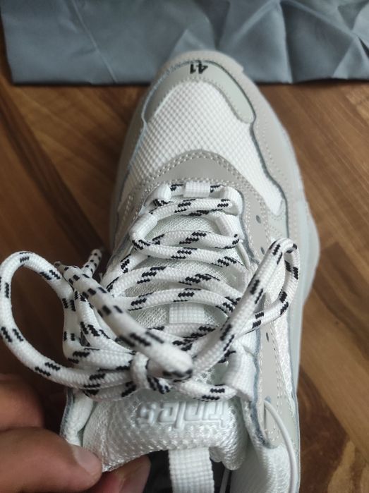 Balenciaga triple s clear white