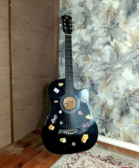 Акустическая гитара 4 в 1