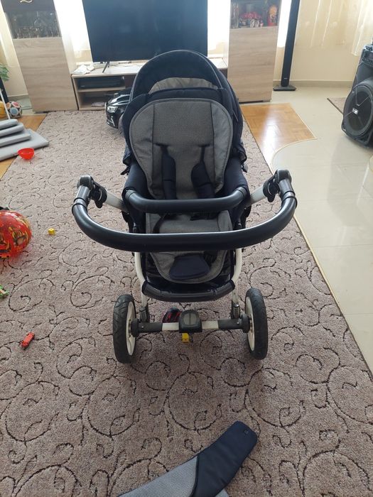 Бебешка количка 3 в 1
