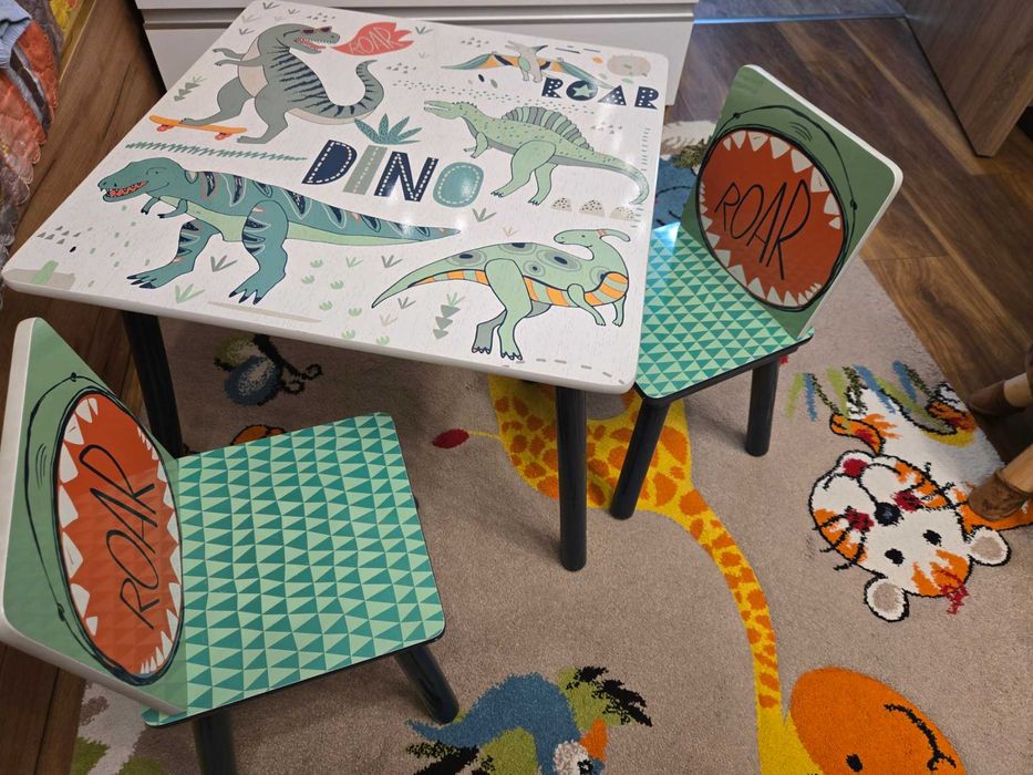 Дървена детска маса със столчета и ракла DINOSAUR за игра, хранене