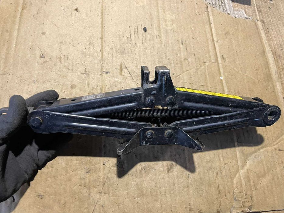 Авариен Крик Авто Крик Toyota Prius