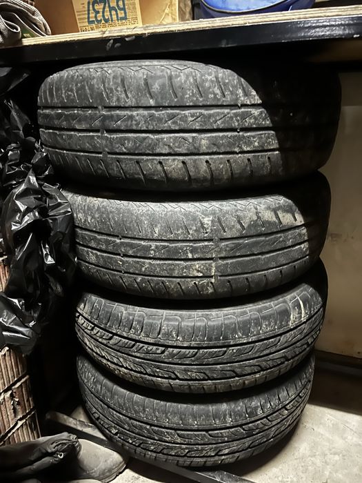 Продам летнюю резину с дисками