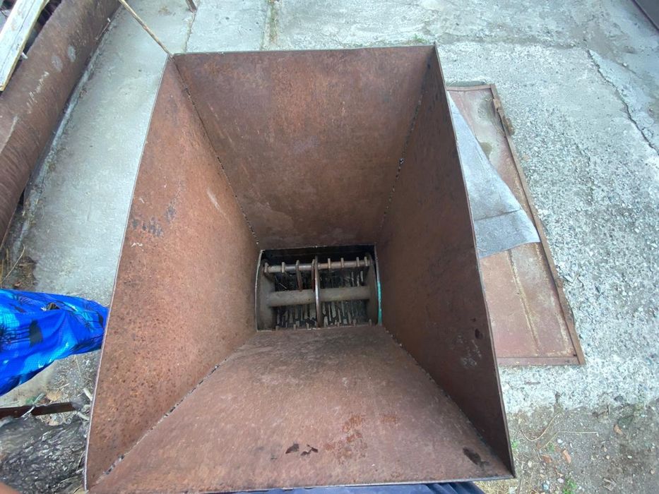 Продам дробилку советская