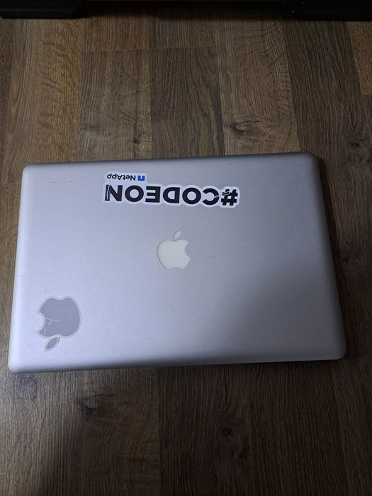 MacBook Pro 15" (Early 2011) - Intel Core i7 / 500GB HDD