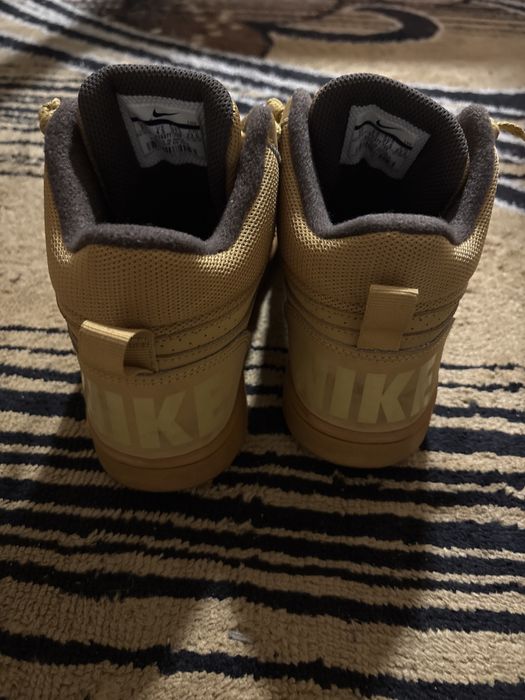 Nike Court Borough MID 37,5