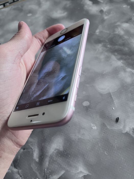 Продам айфон 7 срочна за 20к акб 73