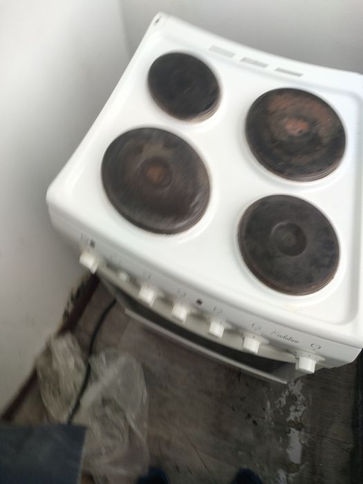 Продам электроплиту Deluxе