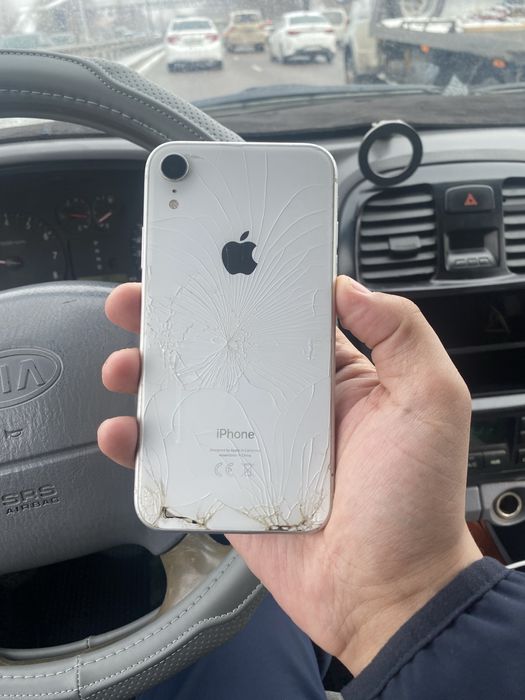  Айфон XR 64GB Белый