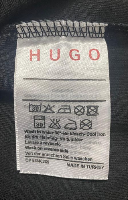 Vând compleu nou de bărbați Hugo