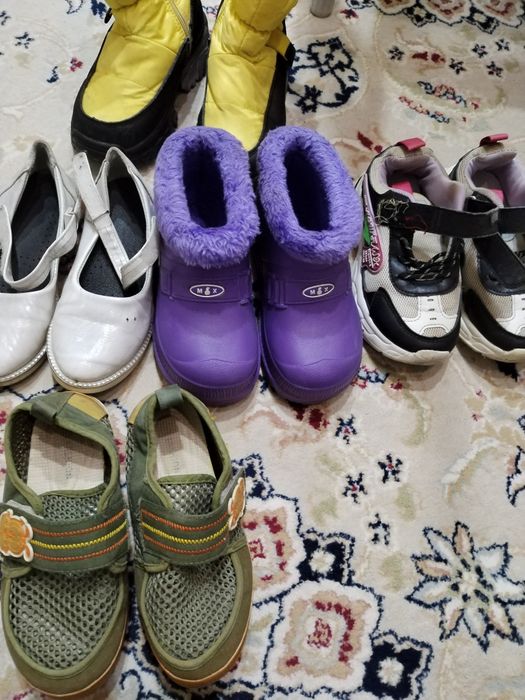 Продам детскую обувь