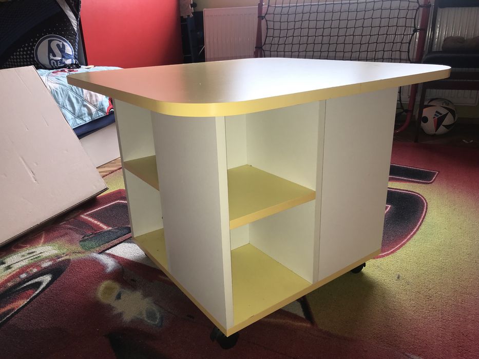 Маса за детска стая