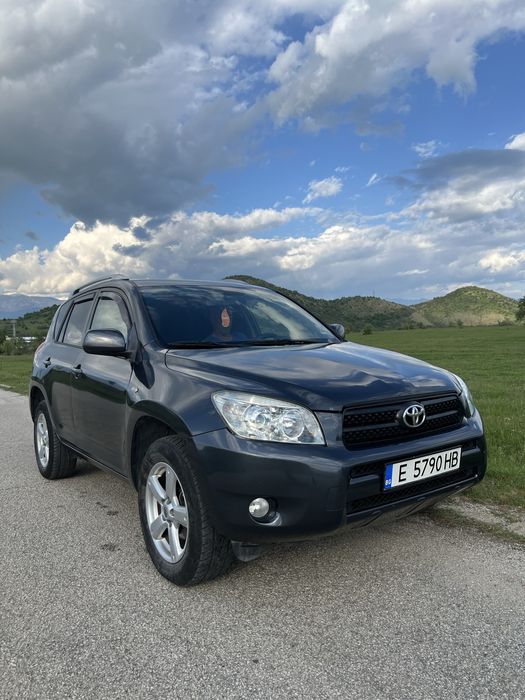 Toyota RAV4 2.0 – надежден SUV