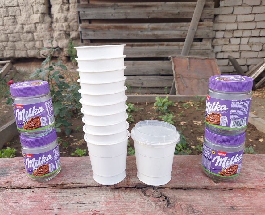 Пластик  и банки под пасты