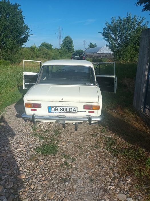 Lada 1200 cu atestat de retromobil