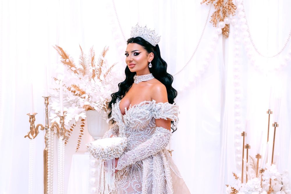 Vand Rochie de Mireasa Facuta la Comandă