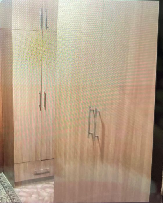 Шкафы для одежды в хорошем состоянии