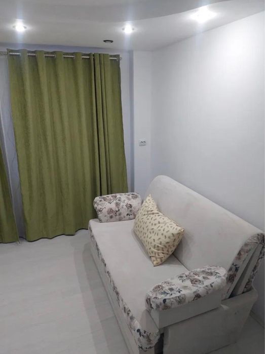 Inchiriez apartament in regim hotelier  2 camere + living mare Rm sarat