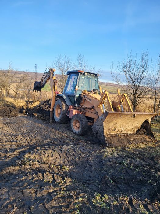 Vând buldoexcavator case