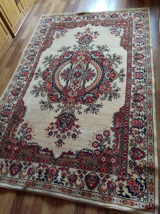 Продам два шерстяных ковра 3x1.8мтр. 2.2x1.5мтр.