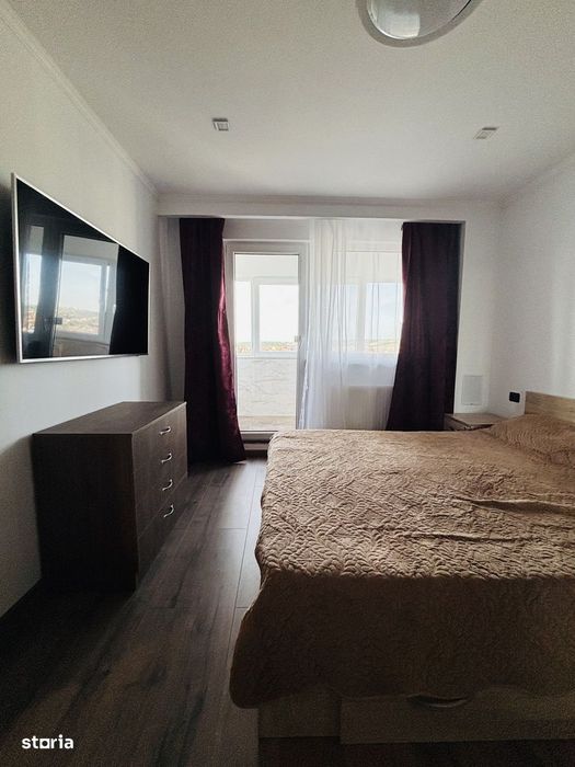 Apartament cu 3 camere, decomandat, Rogerius