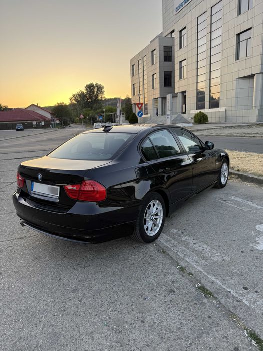 Bmw E90 Facelift 318D 2010
