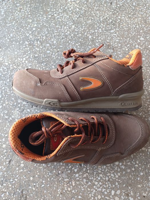 Bocanci cofra si sixton