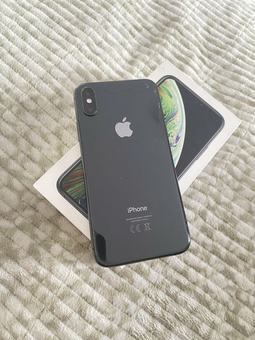 Продам iPhone Xc