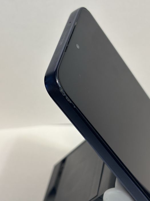 MDM vinde: Motorola Edge 50 Neo, 256GB, Pantone Grisaille.