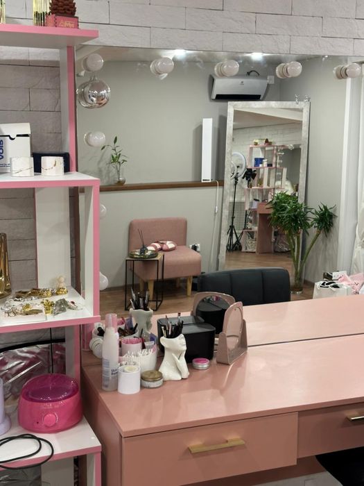 Продам стол визажиста