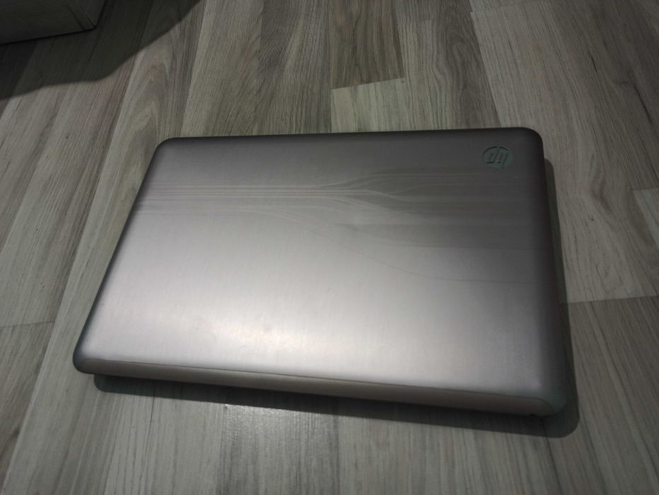 Продавам лаптоп HP Pavilion dv7-4165dx 17.3-инчов - цял, за части.