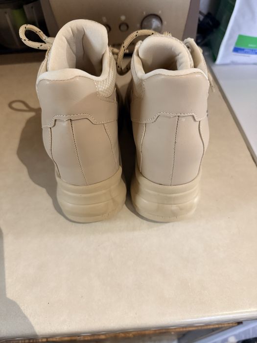 Спортни обувки на платформа