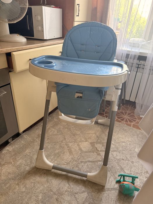 Продам детский стульчик для кормления.