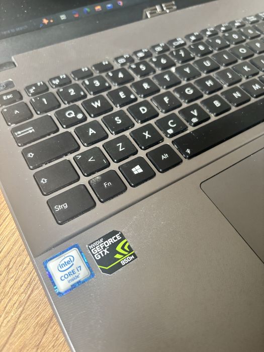 Asus Gaming• i7-6700HQ• SSD 512• 12gb ram DDR4• Nvidia GTX